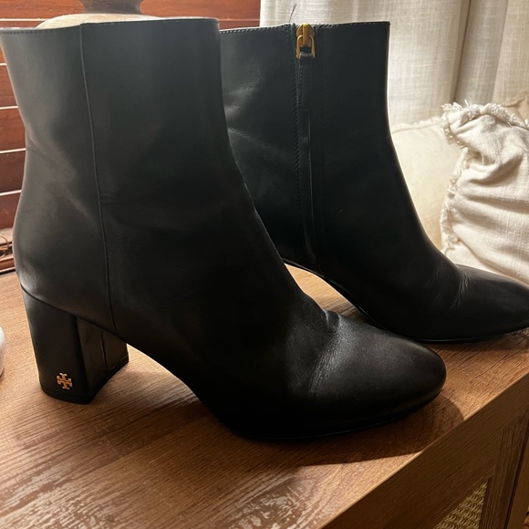 Tory Burch Brooke 70MM Calf Boots - Picture 1 of 9